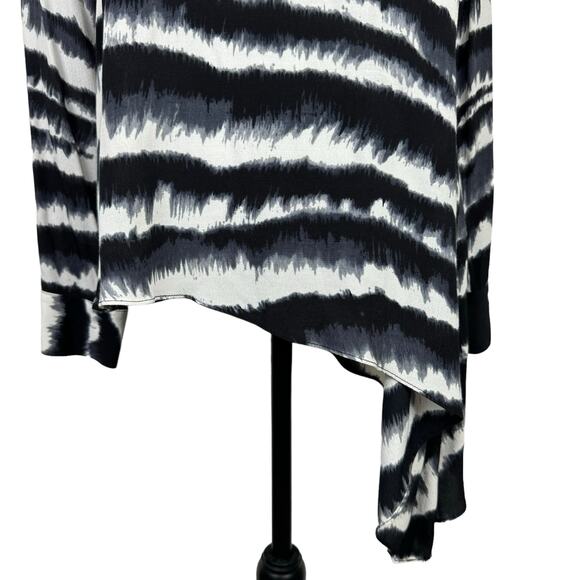 Fifteen Twenty Black & White Watercolor Print Asymmetrical Long Sleeve Blouse - Picture 6 of 10
